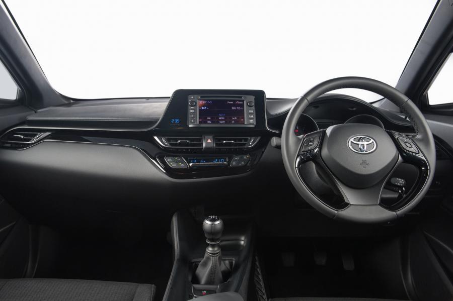 Торпедо Toyota C-HR 2017 года  (ZA) (фото 18 из 44)